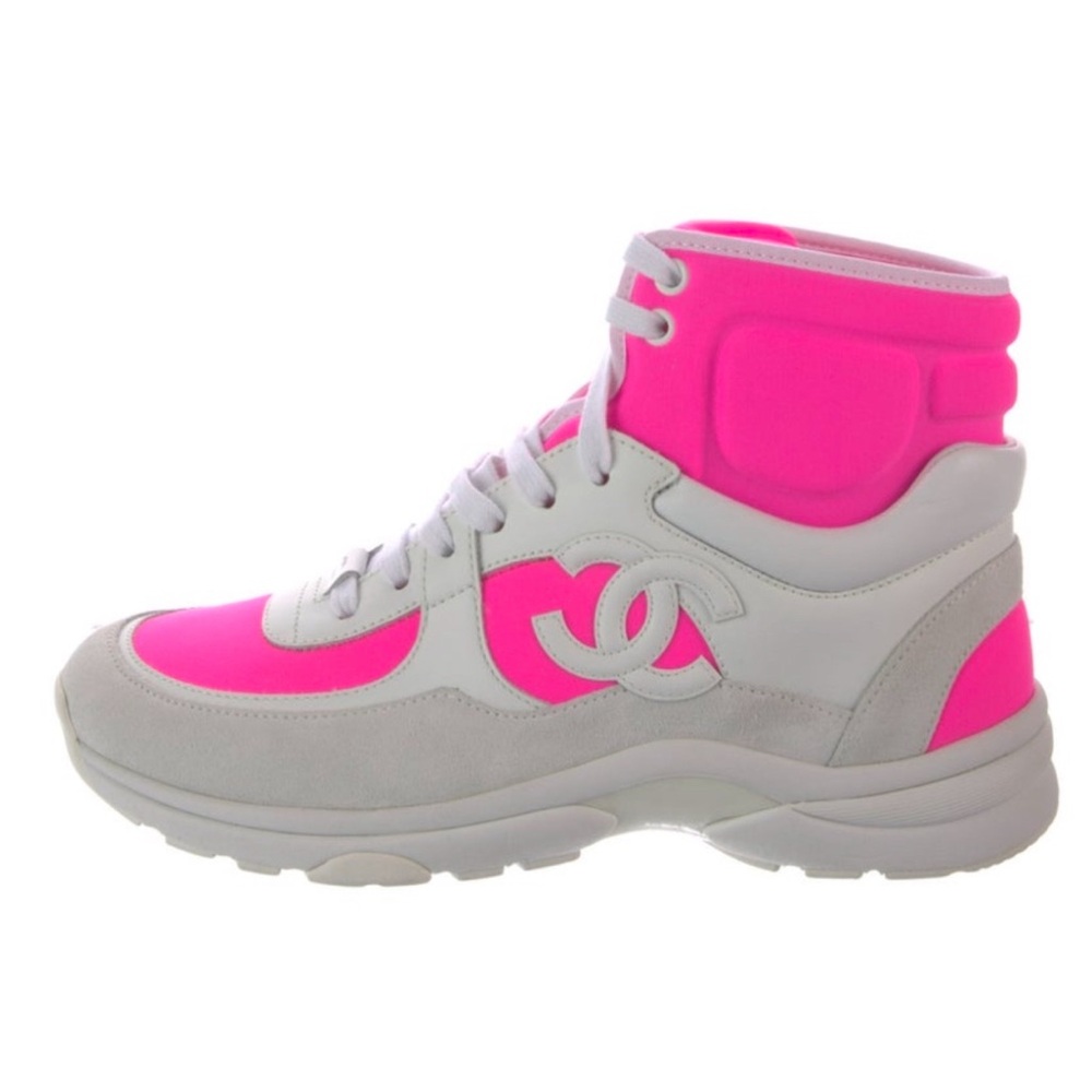 Chanel 2018 Interlocking CC Logo Wedge Sneakers
Size: 7 US women’s   EUR 38